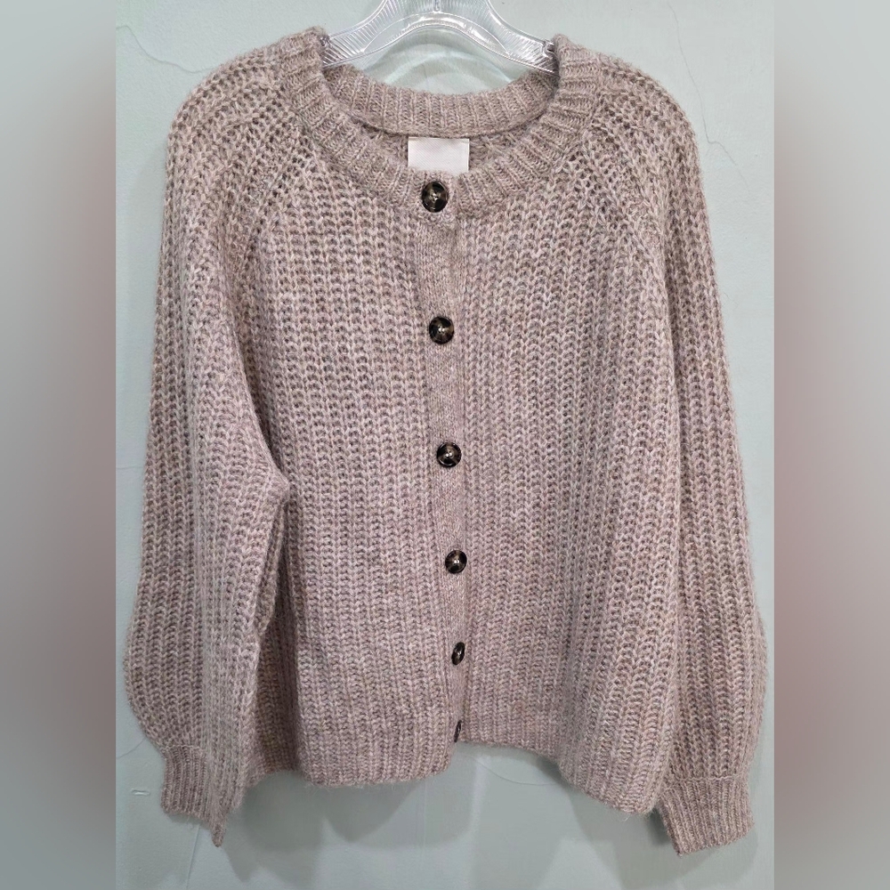 Elegant Beige Knit Cardigan - Picture 3 of 6